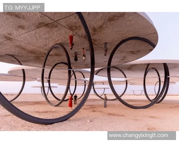 足球男捆绑挑战赛引发热议运动与艺术的奇妙结合探讨